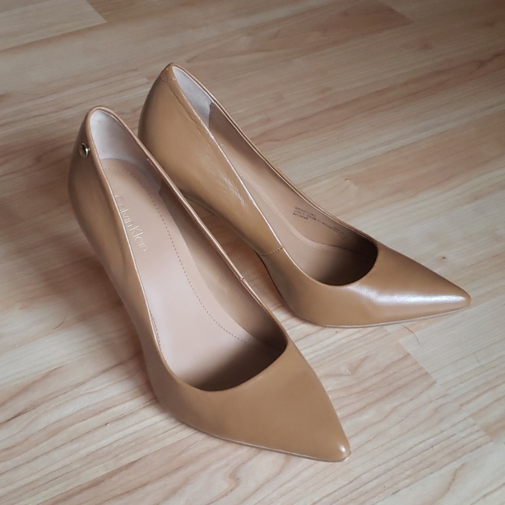 Calvin Klein Brady Nude Pointy Pumps 8.5W